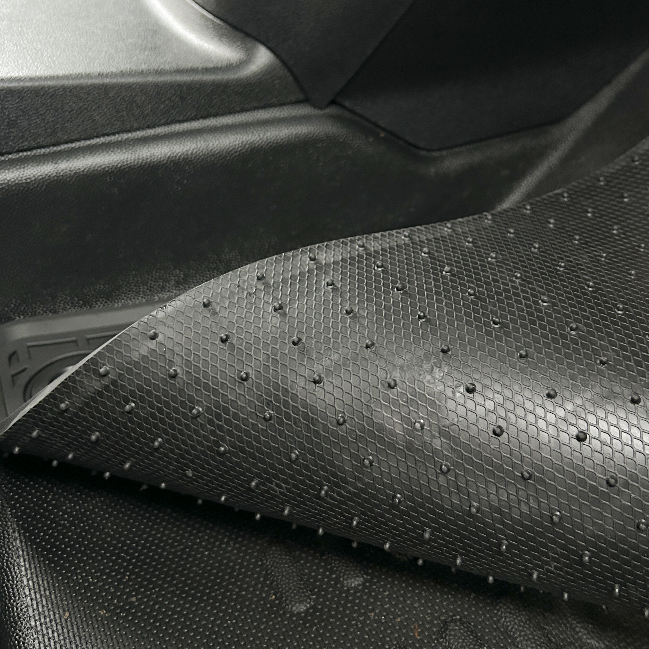Iveco Daily 2014 - Present Moulded Rubber Van Mat